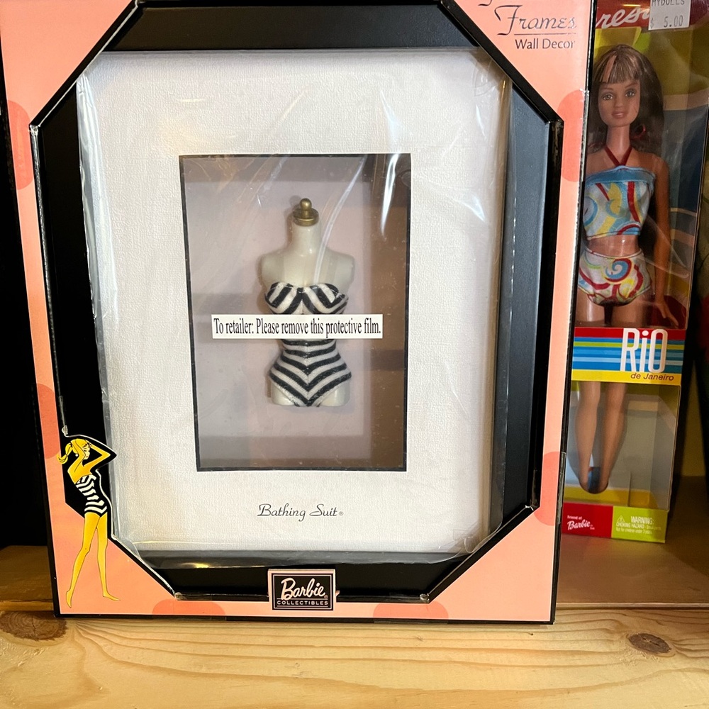 Barbie Fashion Frames Original Bathing Suit NRFB 2003 LIMITED EDITION with COA - Picture 3 of 3